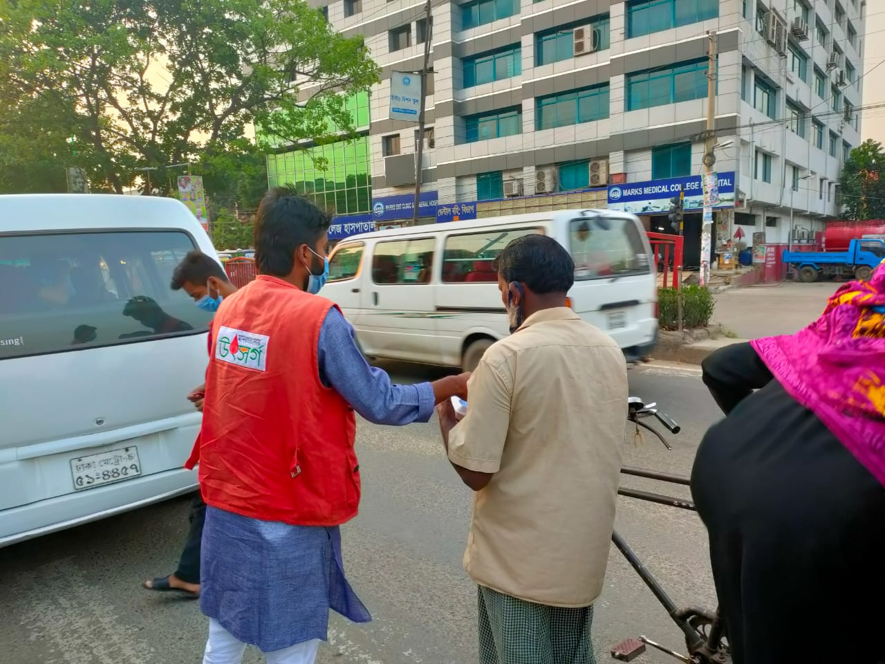 পথচারীদের জন্য ইফতার-২০২১