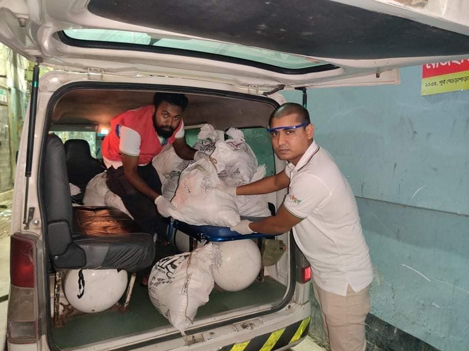 করোনায় দুঃস্থ মানুষের মাঝে খাবার বিতরণ-কেন্দ্রীয় কার্যক্রম